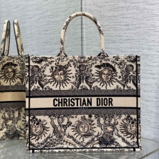 Christian Dior Shopping Bags